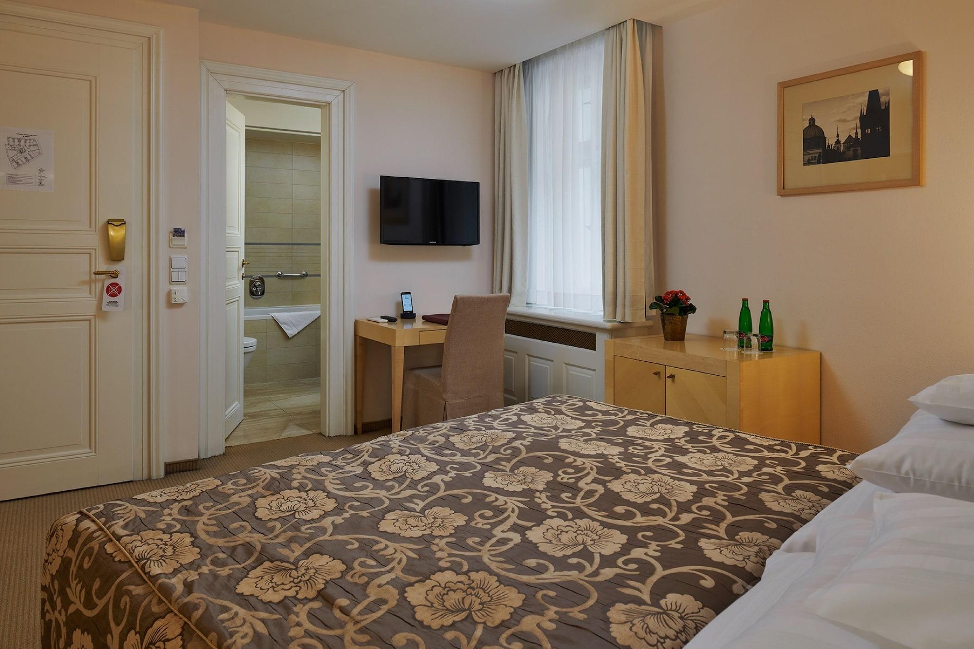 Ventana Hotel Praga Zewnętrze zdjęcie