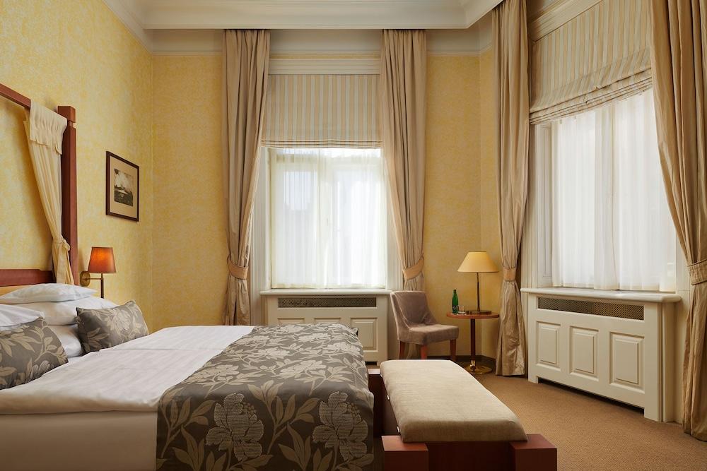 Ventana Hotel Praga Zewnętrze zdjęcie